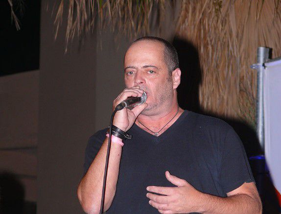 הזמר הוותיק חושף: היום הודיעו לי שאני חולה בסרטן