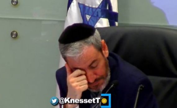 צפו: הח"כ הודיע על פטירת הרב אדלשטיין ופרץ בבכי