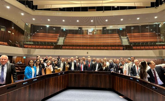 בקואליציה חוגגים את מעבר החוק: "יום חג לדמוקרטיה"