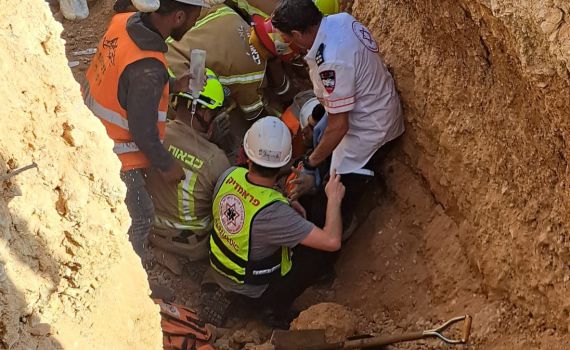 2 פועלים נלכדו במפולת עפר סמוך לנווה דניאל