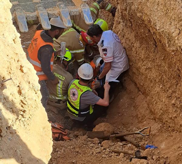 2 פועלים נלכדו במפולת עפר סמוך לנווה דניאל