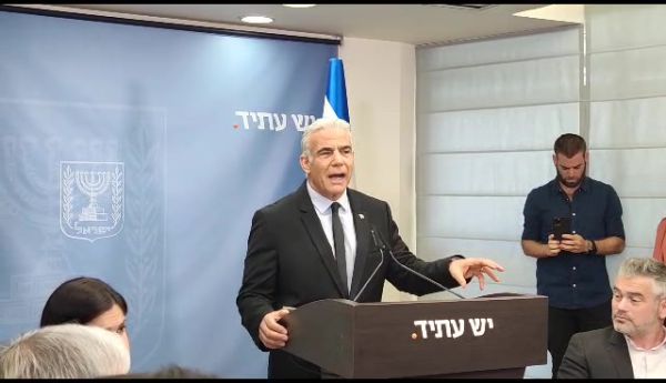 לפיד תוקף: "זו לא ציונות, זו גזענות"