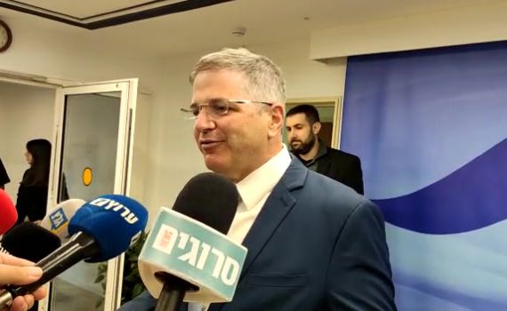 יואב קיש: "פייק של עיתונים, יש שר חינוך אחד"