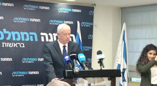 גנץ: "לא ניתן לנתניהו צ'ק פתוח להתחזק"