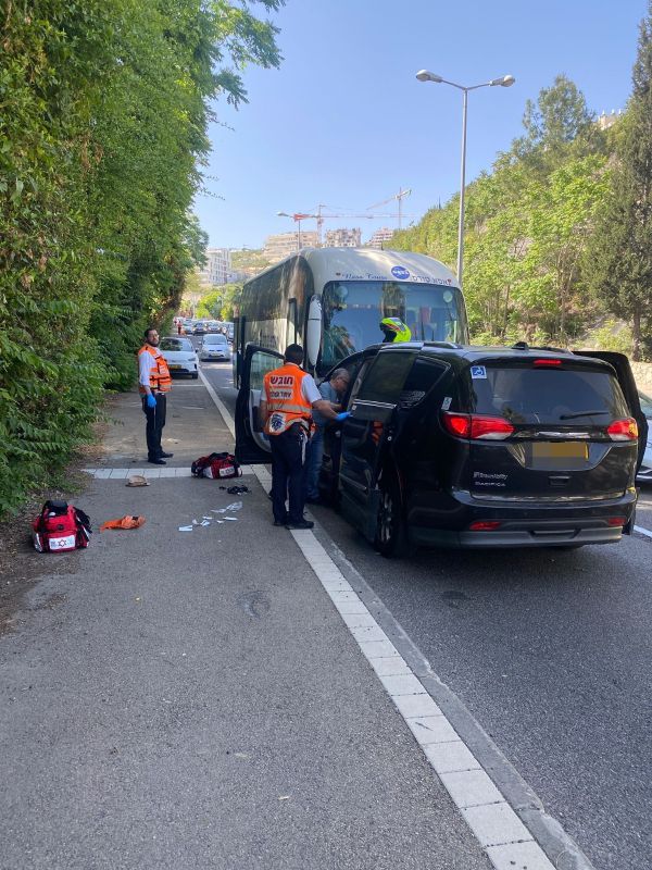 חיפה: תאונה בין אוטובוס לרכב. 2 פצועים פונו לביה"ח