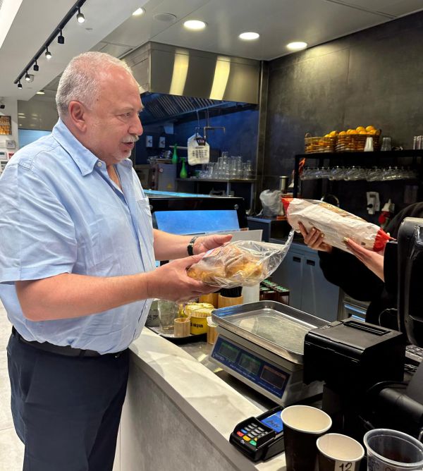 תיעוד מתגרה | כך ליברמן בחר להגיב לחרם על אנג'ל