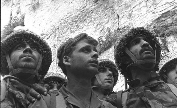 כמו הצנחנים, עם ישראל כולו נשבע אמונים לירושלים