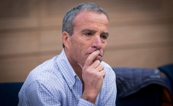 אחרי האולטימטום של לפיד: זו ההחלטה של אלעזר שטרן