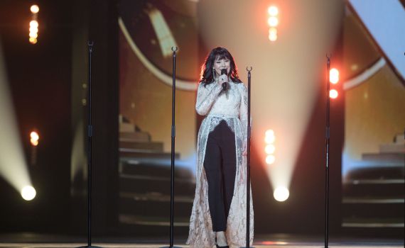 מפרגנת: גלי עטרי מברכת את נועה קירל | צפו