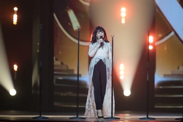 מפרגנת: גלי עטרי מברכת את נועה קירל | צפו