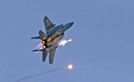 צפו: הטייס מזהה ילד ומבטל את התקיפה: "חדל, חדל"