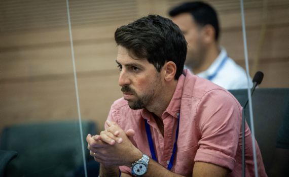 בצעד חריג: הצבא הוציא צו הרחקה לפעיל הר הבית