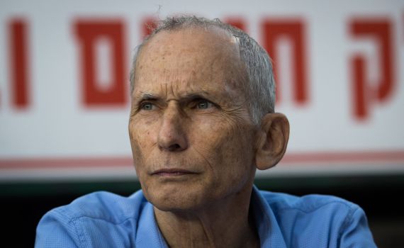 בגלל עמר בר לב: החרדים מחרימים את מאפיית אנג'ל