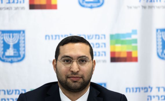 קריאות נגד וסרלאוף: "סע לגרמניה"