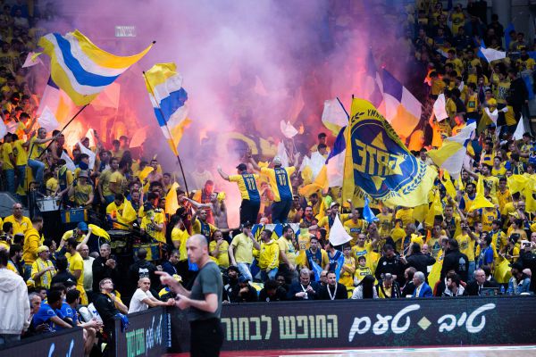 האוהדים בטירוף: מכבי תמשיך להתקרב לפיינל פור?