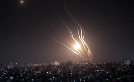 מטח רקטות על יישובי העוטף: פצוע קל באשכול