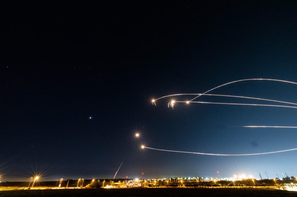 אזעקות ויירוטים במרכז הארץ. מטח כבד לעוטף עזה