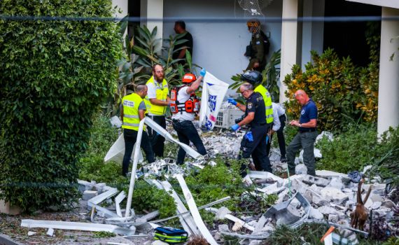 'מגן וחץ' | אדם אחד נהרג ו-50 נפצעו: 'בואו לתרום דם'