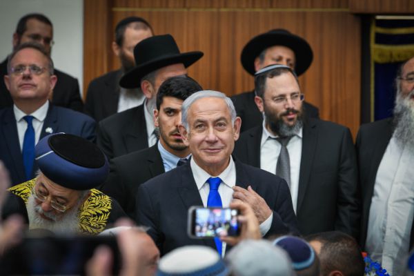 אחרי הניחושים: נתניהו חשף מאיזה ספר הוא למד