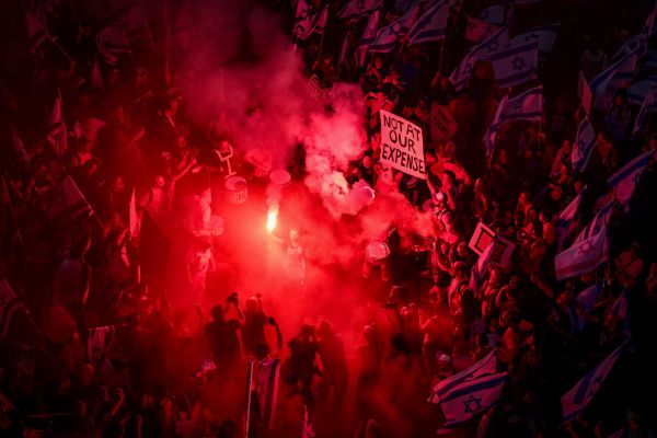 המחאה התחדשה: אלפים הפגינו בת"א נגד התקציב