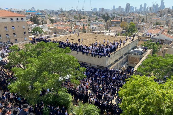 גלריה: מאות אלפים ליוו את הרב אדלשטיין זצ"ל