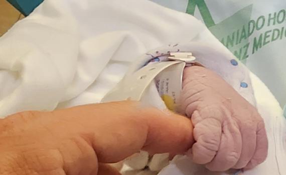 מזל טוב: אחרי 5 בנות – בן נולד לחבר הכנסת הסרוג