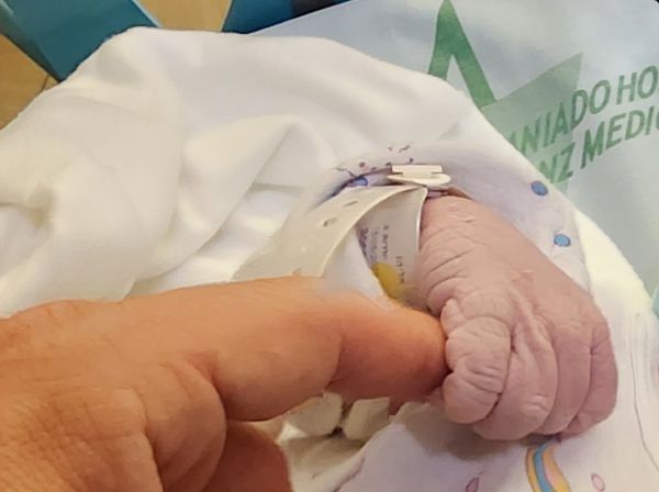 מזל טוב: אחרי 5 בנות – בן נולד לחבר הכנסת הסרוג