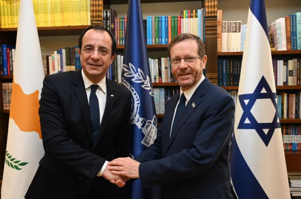 הרצוג לנשיא קפריסין: "סמל לתמיכה ולסולידריות"