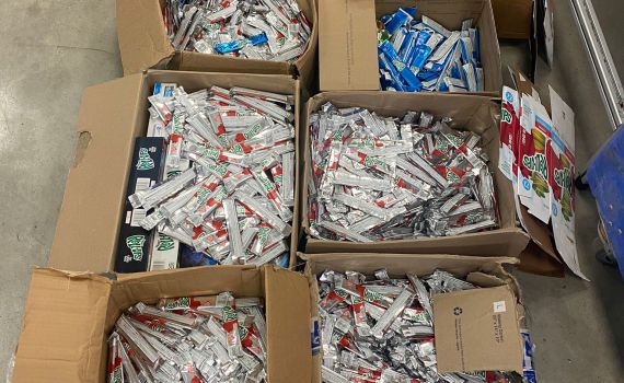 רשות המיסים תפסה 157 ק"ג של ממתקי רול-אפס