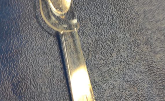 מפחיד: חלק מכפית פלסטיק חולץ מגרונו של פעוט