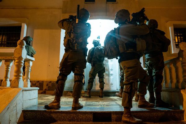 6 מבוקשים נעצרו ביו"ש, רכב וכלי נשק הוחרמו