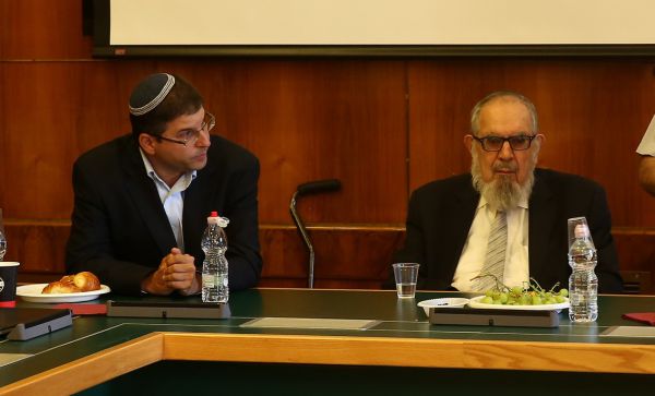 "ואהבתם את הגר": איך ניתן לתקן את היחס שלנו לגרים?