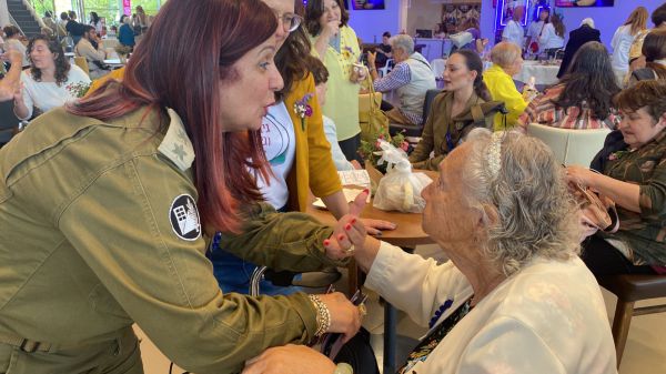 לכבוד יום הניצחון על הנאצים: פינוק מרגש לשורדי השואה
