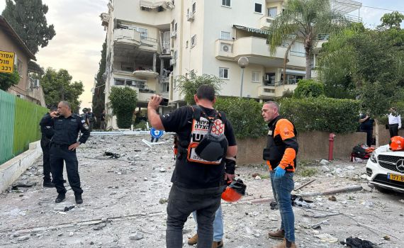 פגיעה ישירה ברחובות: הרוג אחד ו-10 פצועים