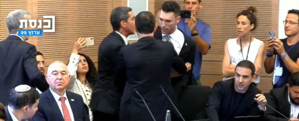 מהומה בוועדה: ח"כ סולק וסירב לצאת מהדיון