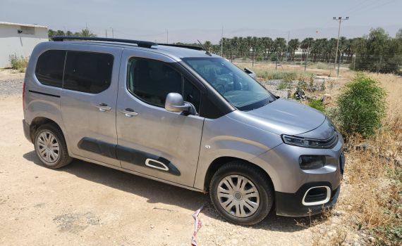 המשטרה עצרה רכב וגילתה שהנהג הוא נער בן 13