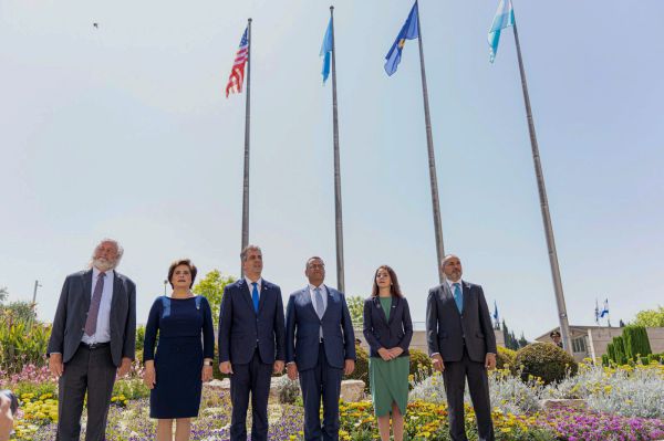 אלי כהן: היעד הוא 3 שגרירויות בירושלים השנה