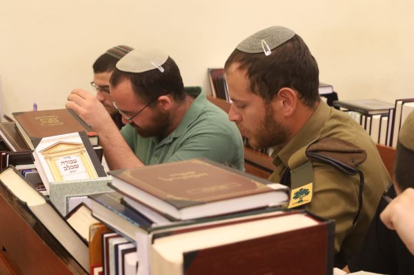 אלפי ישראלים כבר הכריזו: "כולנו מעלה אליהו"