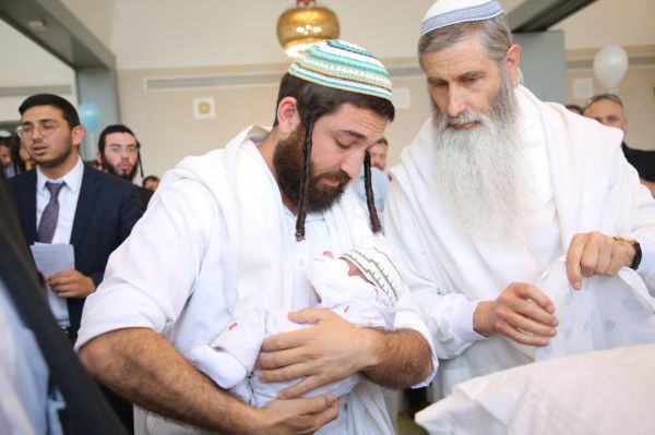 מרגש: חבר הכנסת הסרוג ורעייתו בחרו שם לבנם