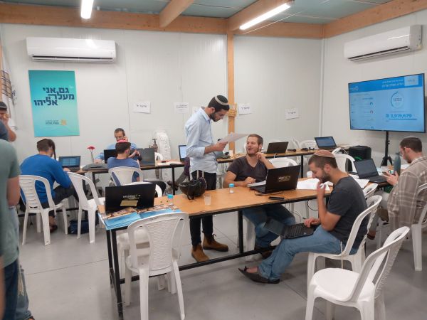 שעות אחרונות לקמפיין התמיכה במעלה אליהו