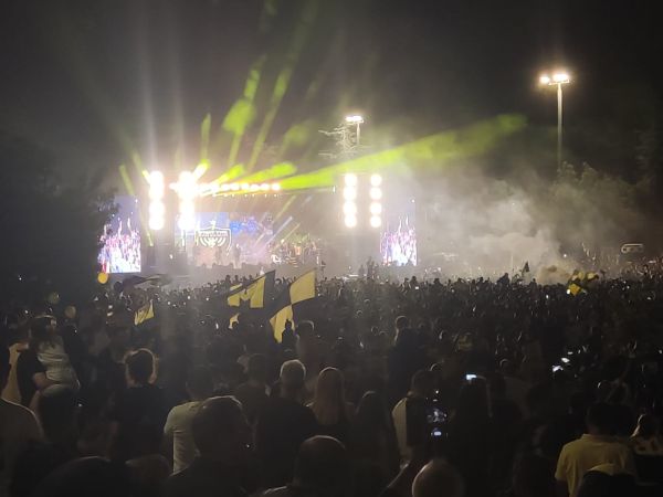 על אף האזהרות: ירי זיקוקים בטקס הנפת הגביע