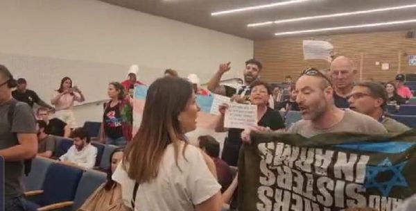 חופש ביטוי? שמחה רוטמן התקבל באלימות בת"א. צפו