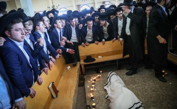 שידור ישיר: הרב אדלשטיין זצ"ל מובא למנוחות