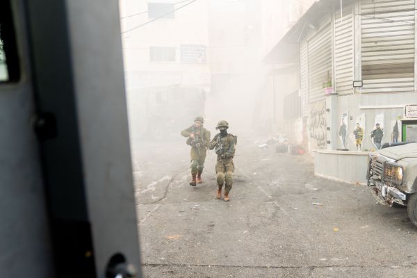 15 מבוקשים נעצרו ביו"ש, לוחם צה"ל נפצע מירי