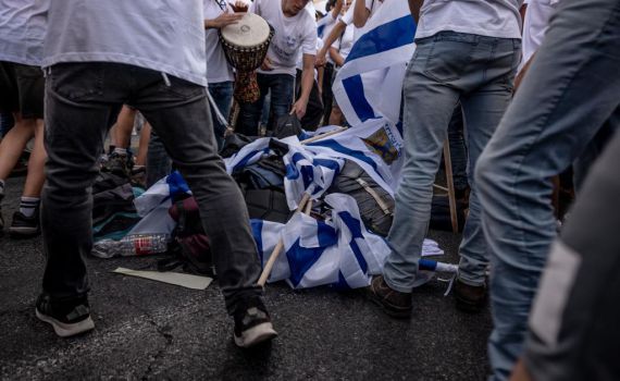 כנערה השתתפתי בריקוד דגלים, היום אין לי חלק בו