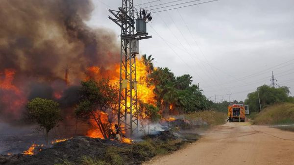 בעוטף עזה ובשרון: גל שריפות נרחב ברחבי הארץ