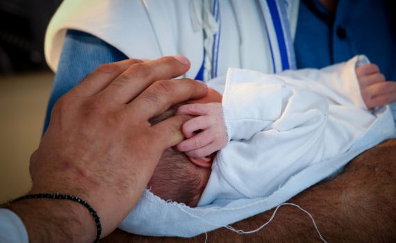 הכהן מחוייב לטפל בקרוביו – מה לומדים מכך על החיים?