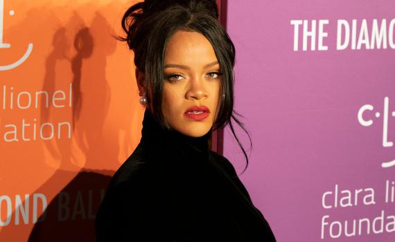 נשף המט גאלה 2025: ריהאנה חשפה היריון שלישי
