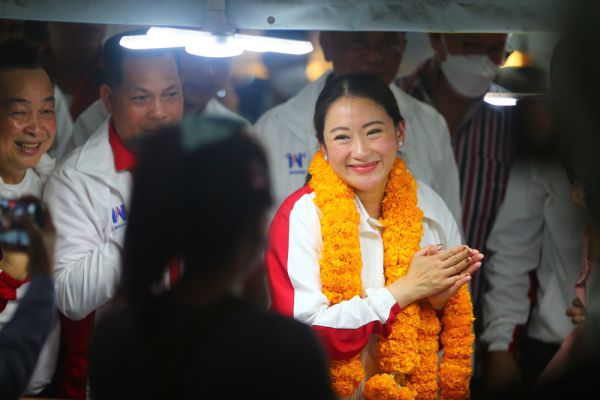 שבועיים לפני הבחירות: המועמדת המובילה ילדה בן