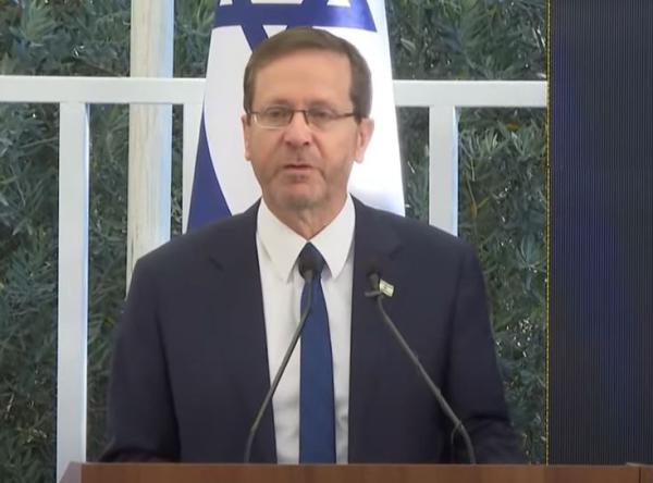 הנשיא הרצוג לטייסים: אין מקום לאיומים בסרבנות